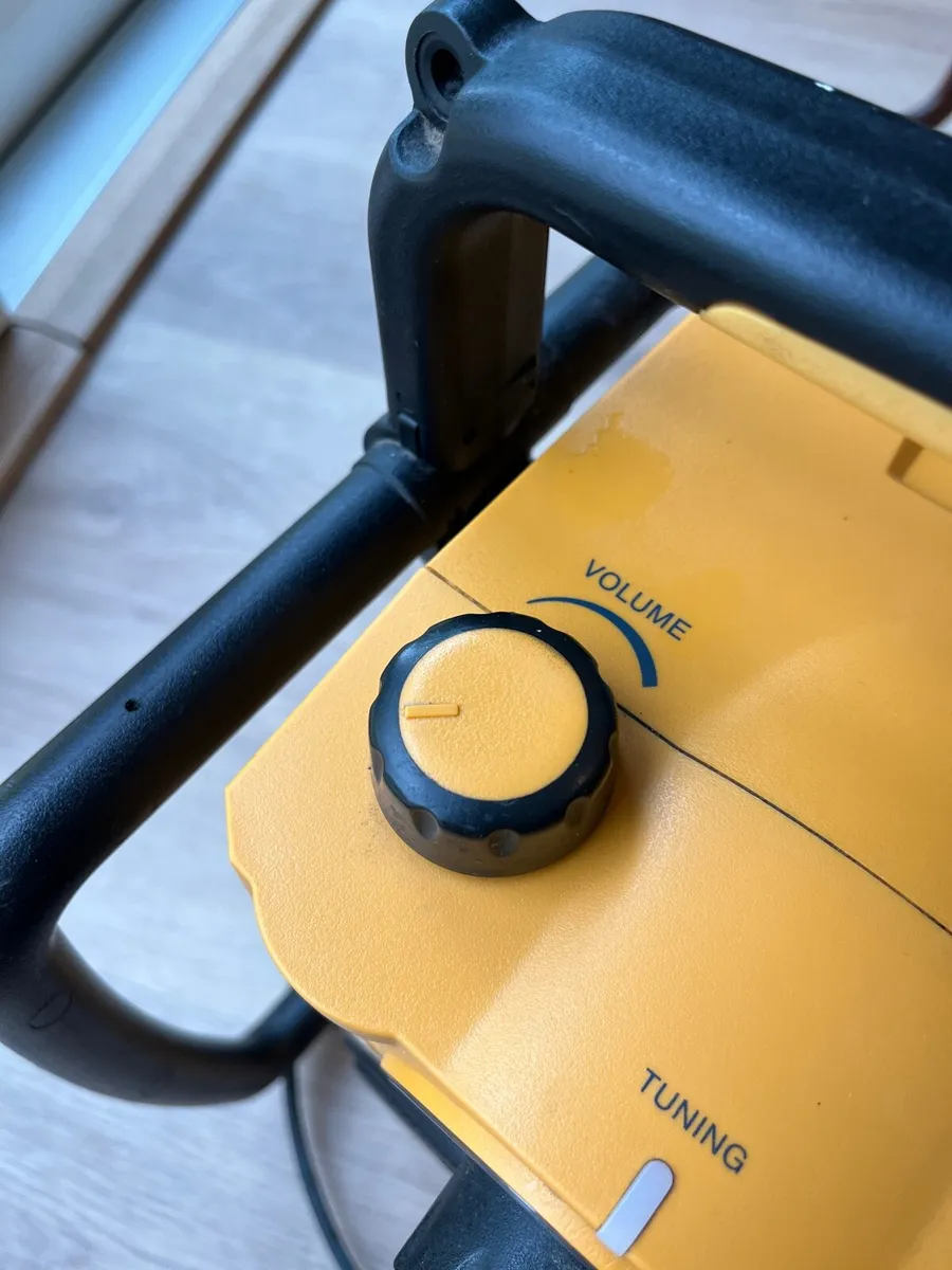 Roberts Terrain R9966 Rugged Radio – €50 - Image 2