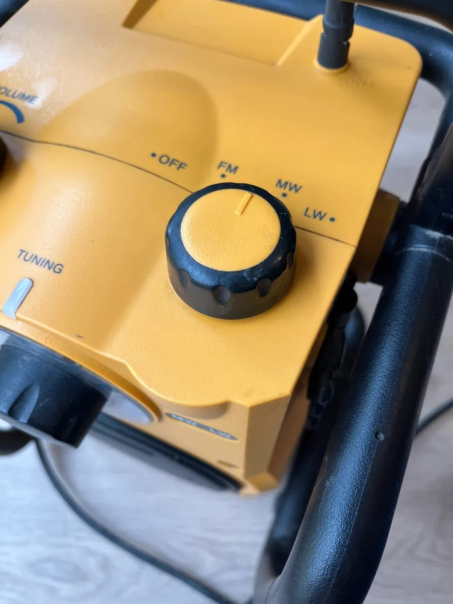 Roberts Terrain R9966 Rugged Radio – €50 - Image 3