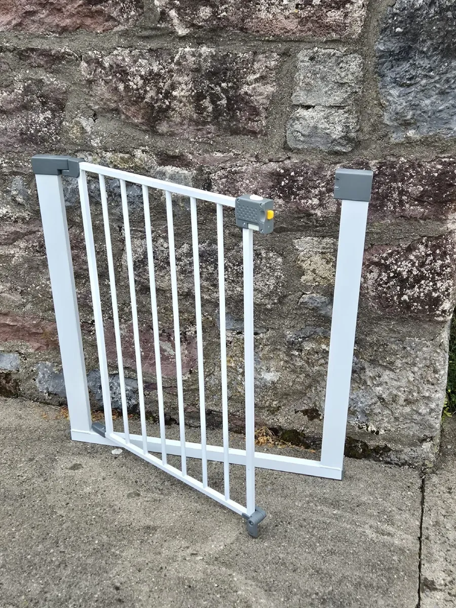 Safety 1st Quick Close+ Metal Safety Gate - Image 1