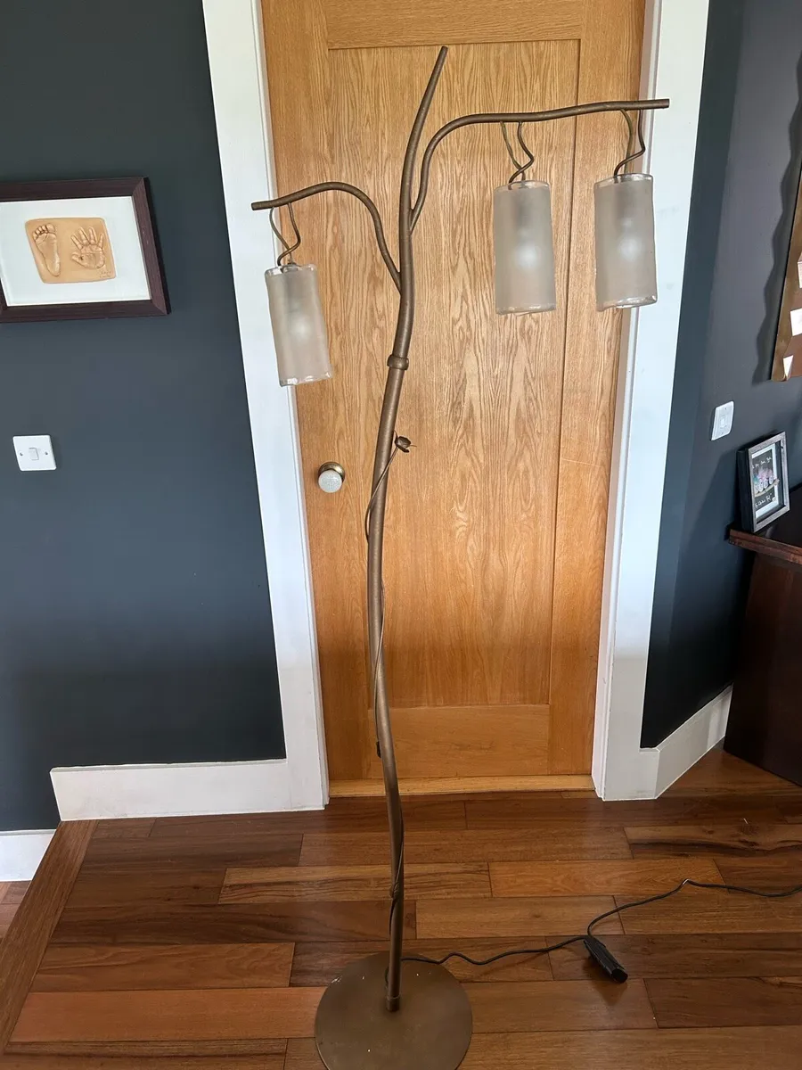 Dimmable three bulb lamp - Image 1