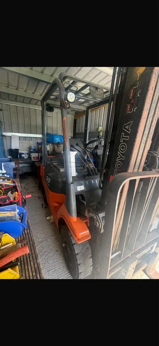 Toyota gas forklift - Image 3