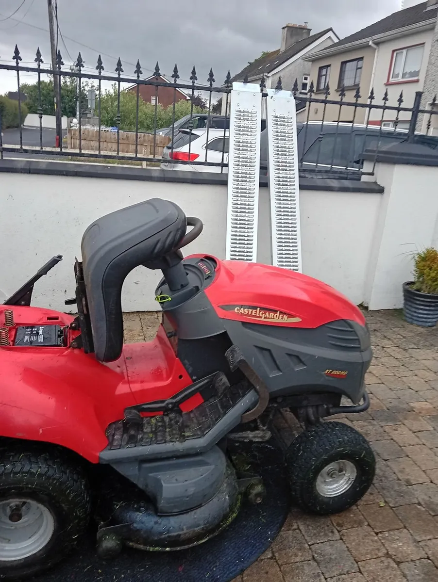 Castlegarden ride on lawnmower - Image 4