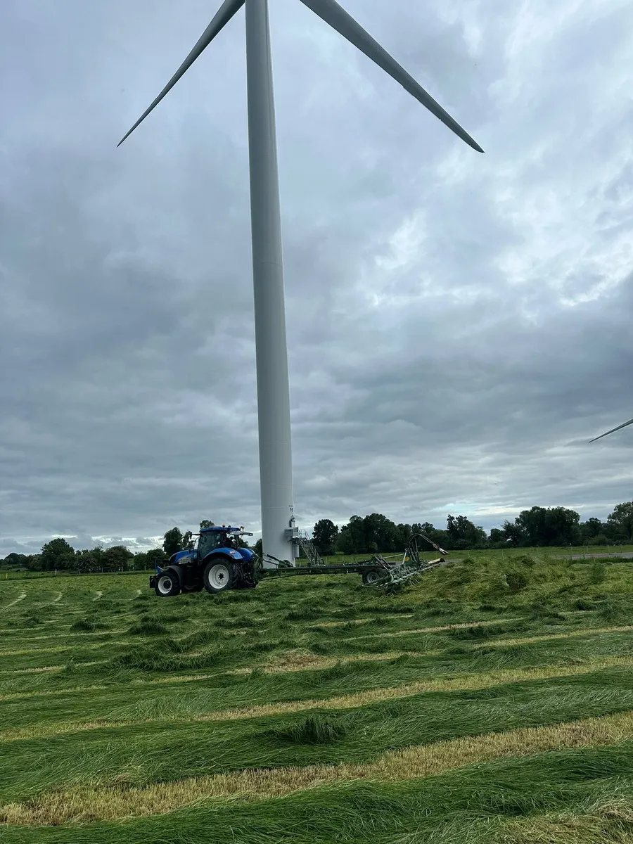 Only way manage wet grass 👌👌 - Image 2