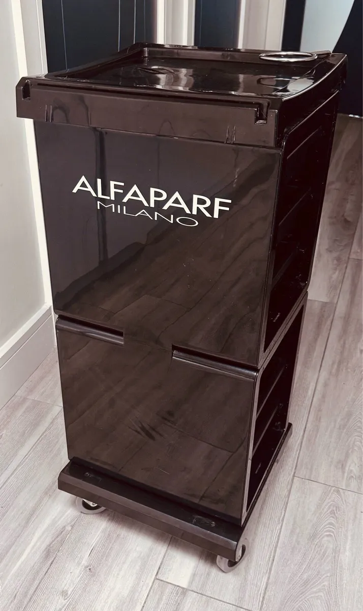 Hairdressing Trollies - Image 4