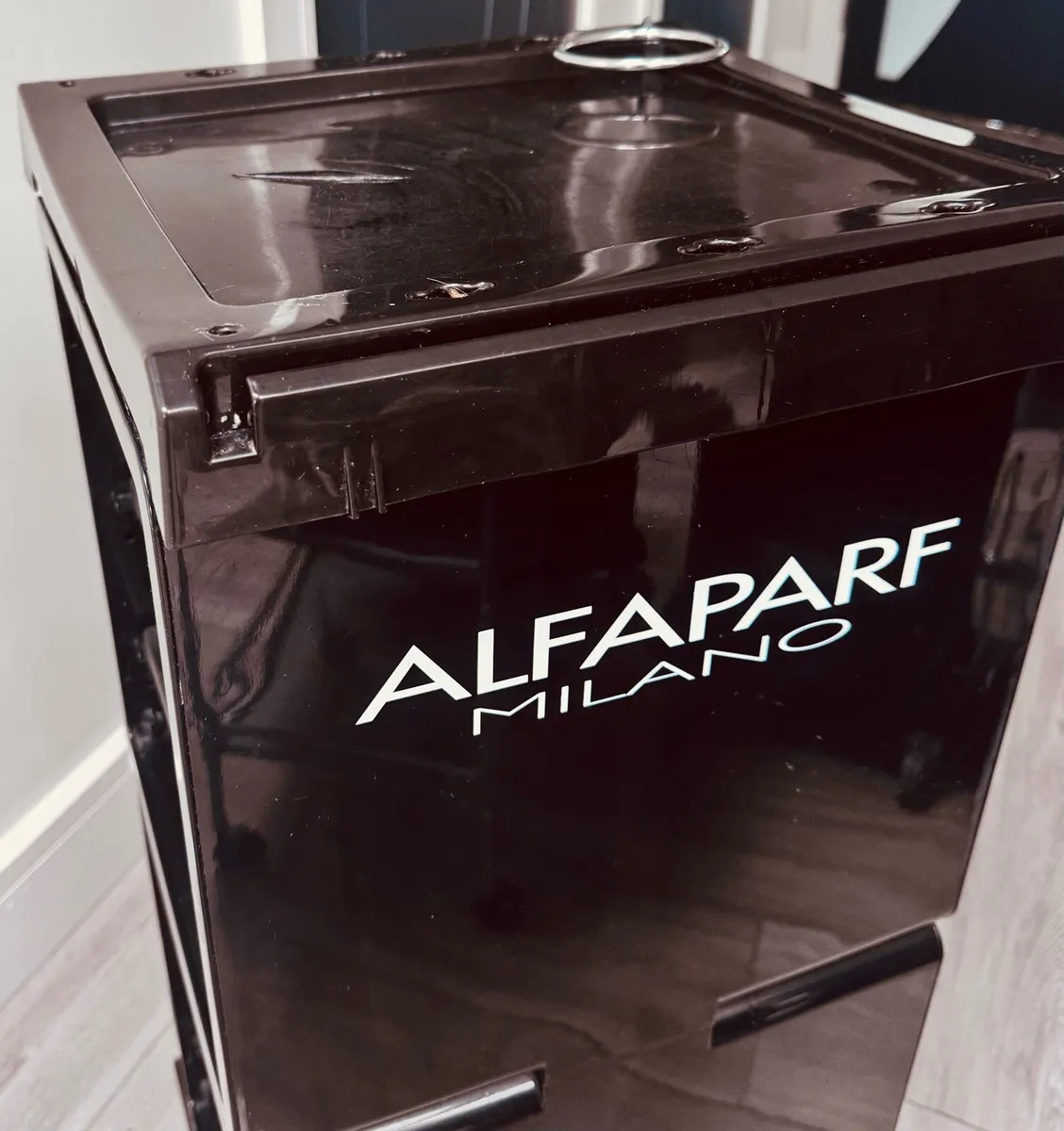 Hairdressing Trollies - Image 3