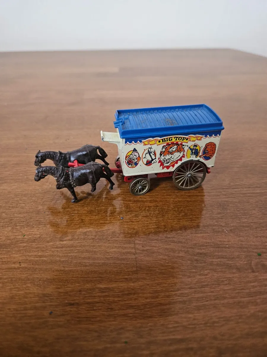 Corgi Lledo Horse Drawn Circus Wagon - Image 2