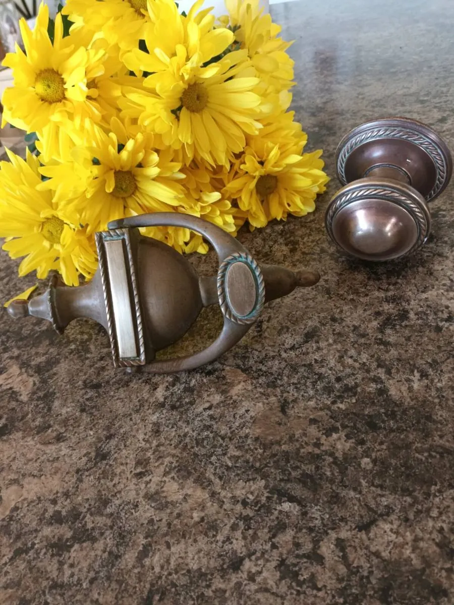 Brass for door  🚪  good  condition - Image 1