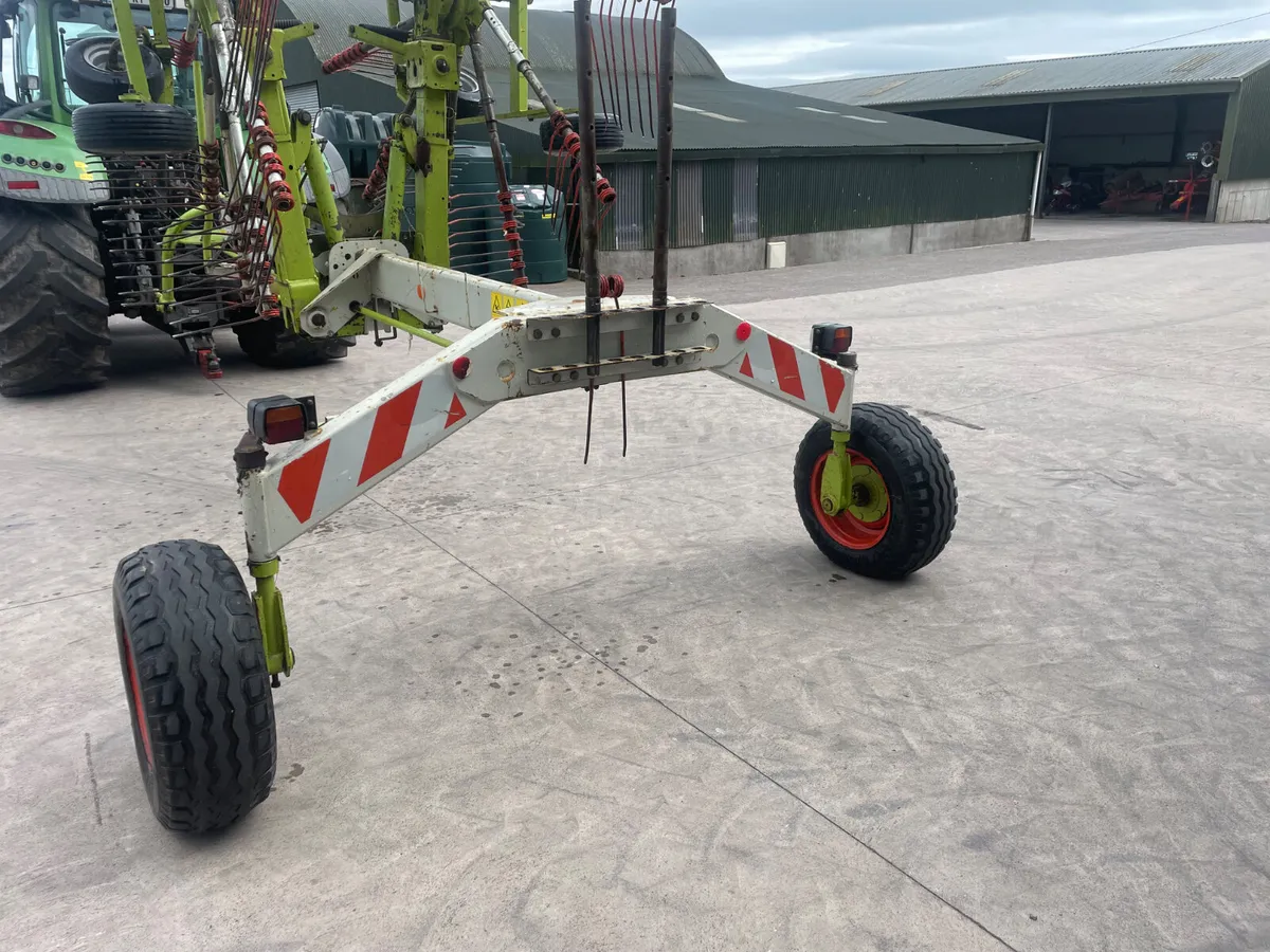 Claas 680 silage rake (20 foot) - Image 4
