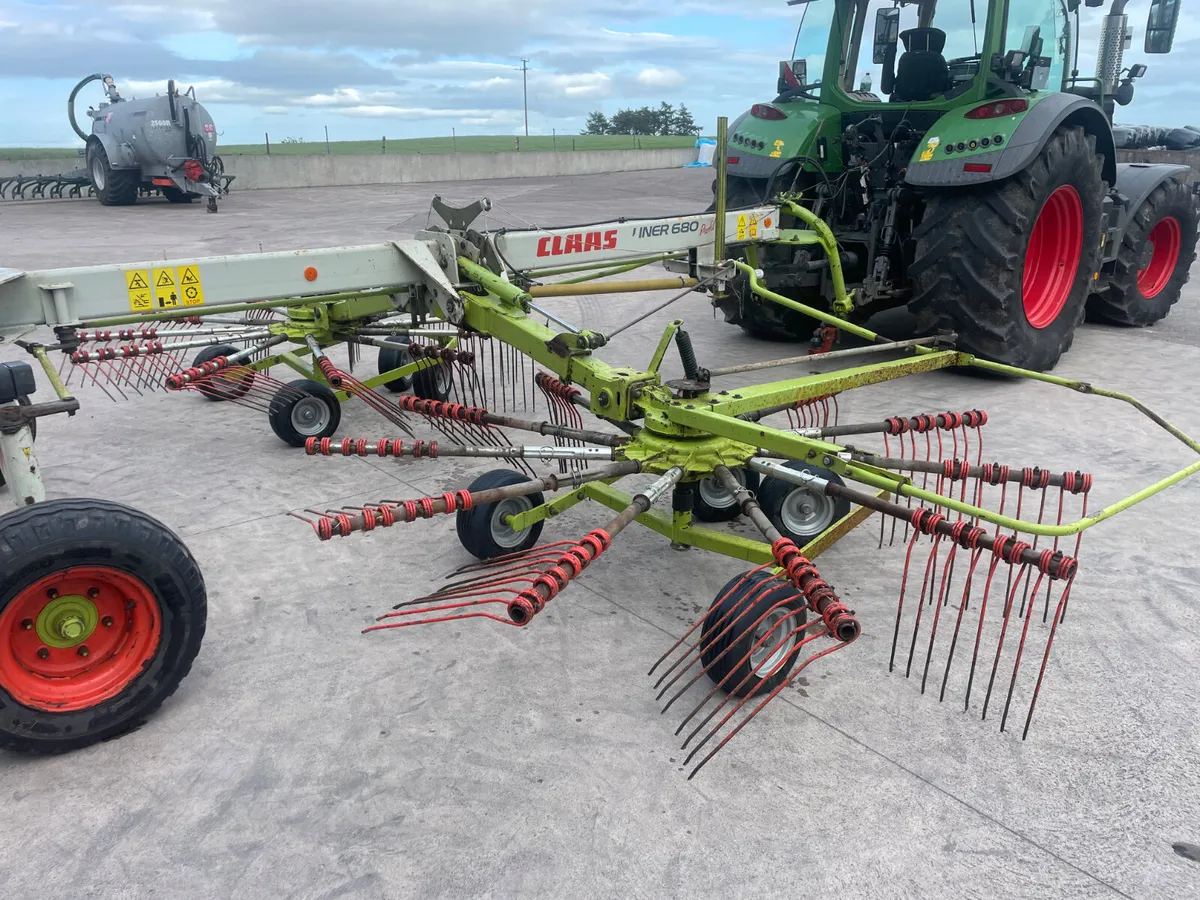 Claas 680 silage rake (20 foot) - Image 1