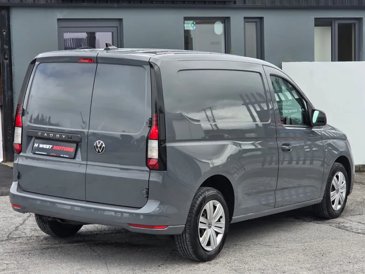 Volkswagen Caddy CARGO BUS TDI 122BHP A7F 5DR AU - Image 3
