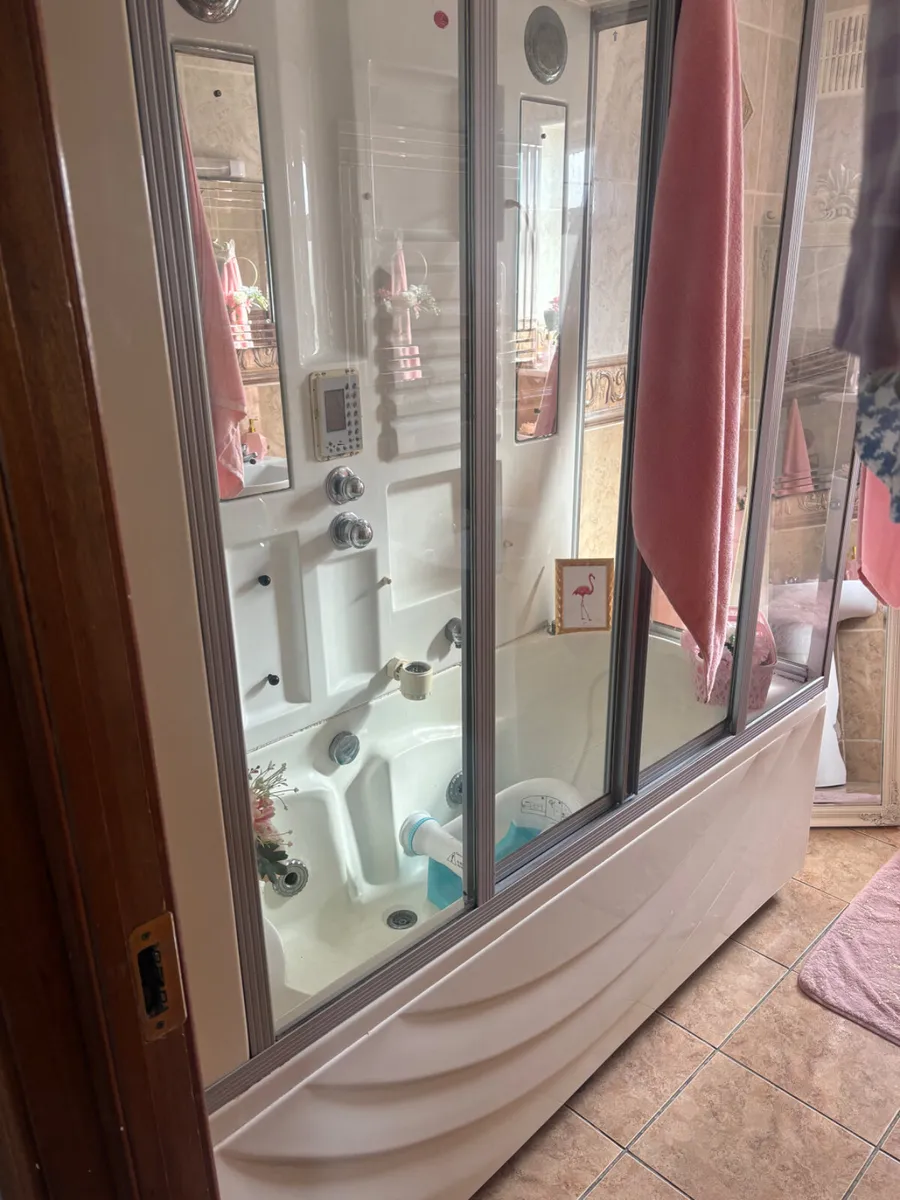 Shower Jacuzzi - Image 2