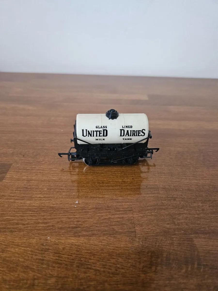 Hornby OO Gauge Wagon - Image 1