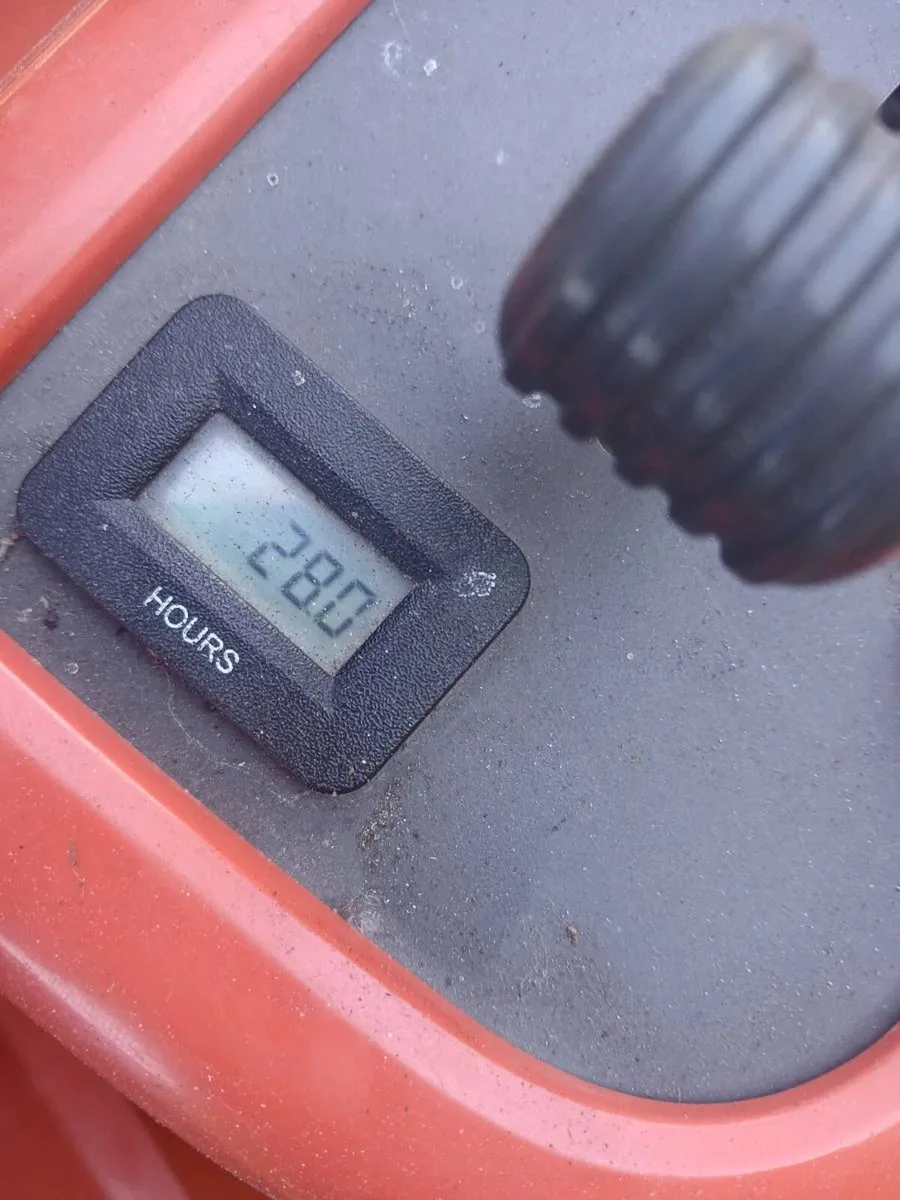 28hrs Husqvarna Rider 214 TC - Image 3
