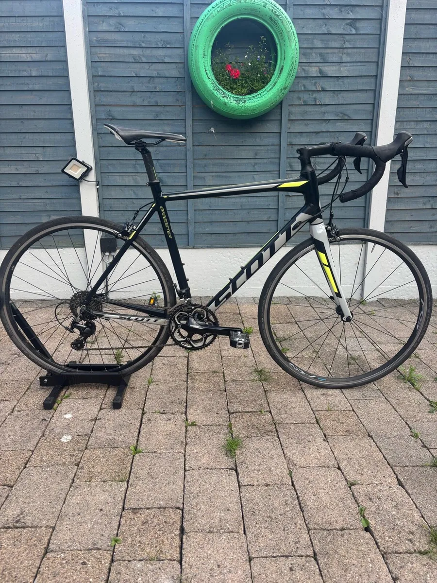Road bike - Image 1