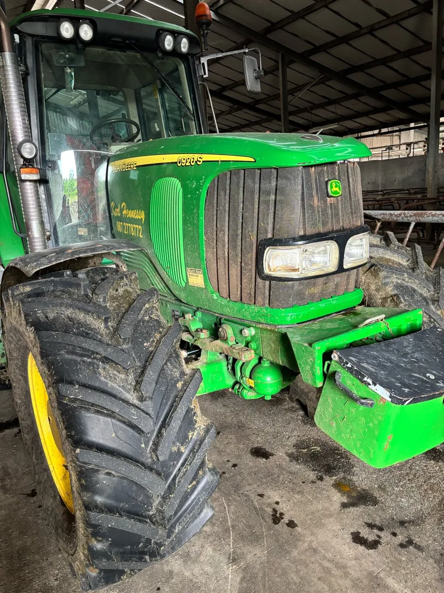 John Deere bonnet - Image 1
