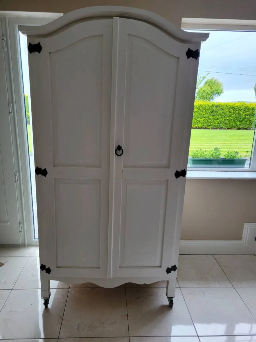 Bedroom Wardrobe - Image 1