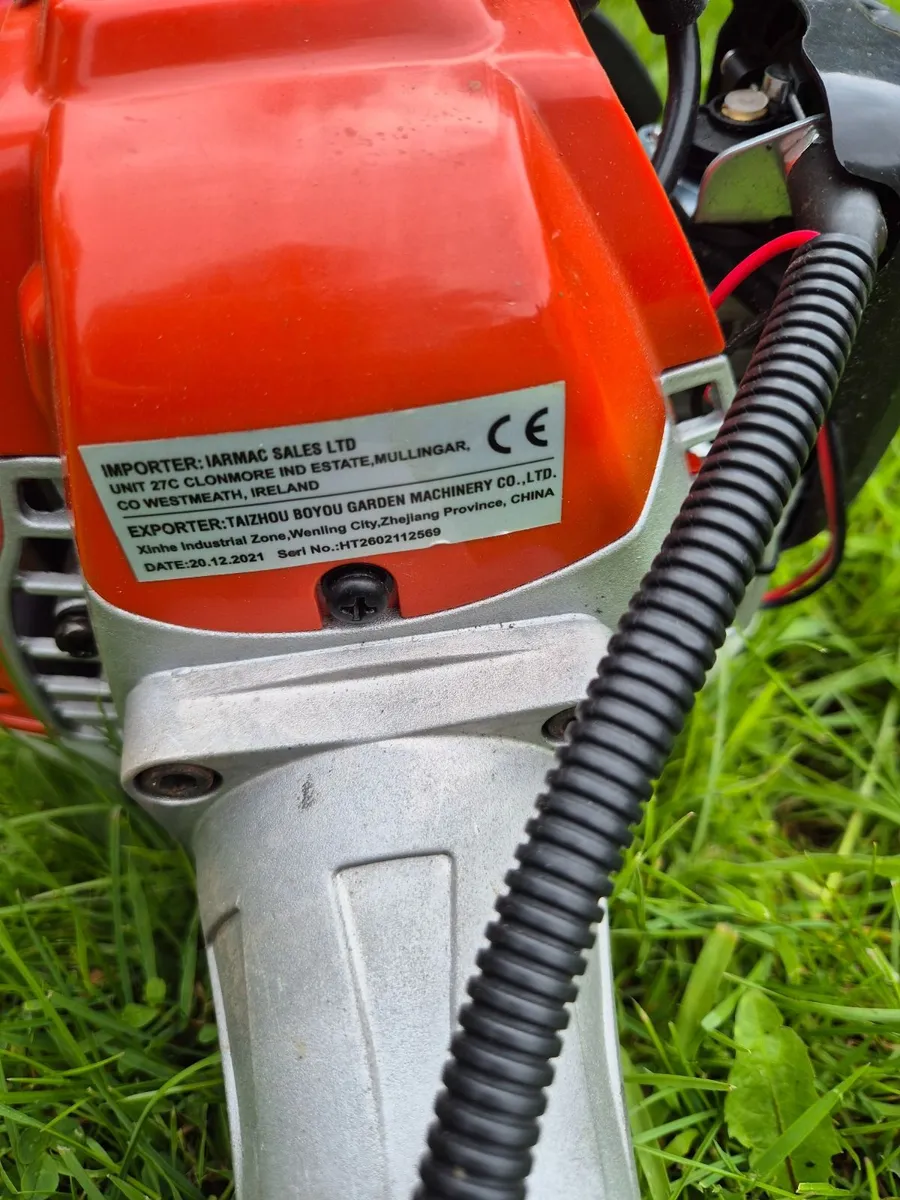 New Jomac HT260 medium reach hedge trimmer - Image 2