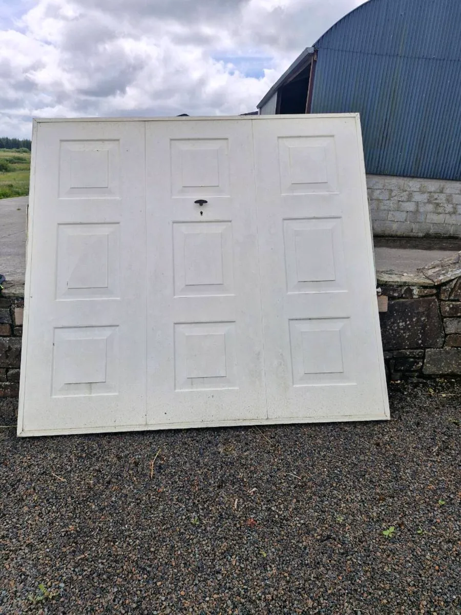 Henderson up and over garage door - Image 1