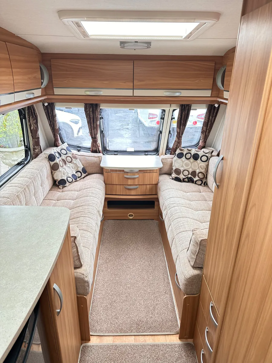 ✨STUNNING LUNAR QUASAR 6 BERTH✨ - Image 4