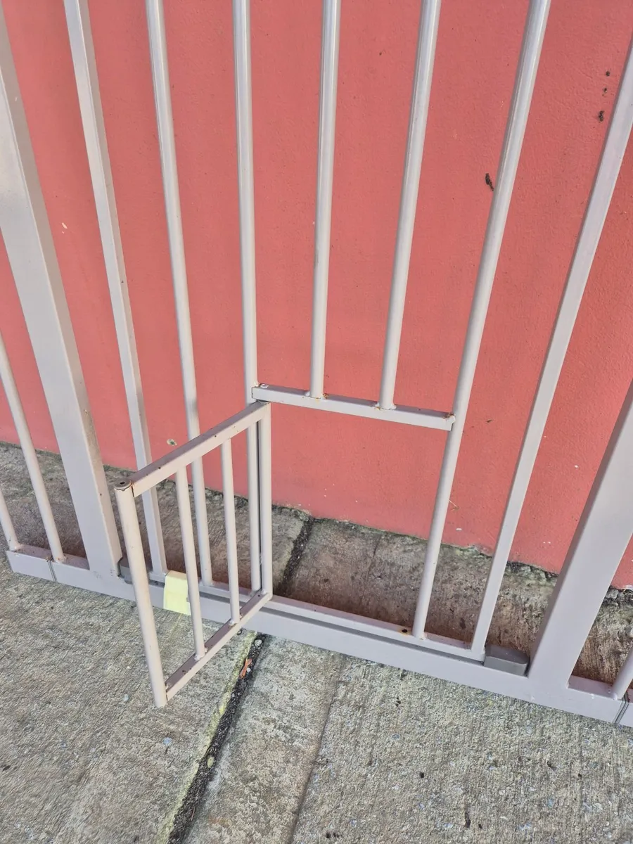Dog barrier with cat door, Savic, used - Image 2