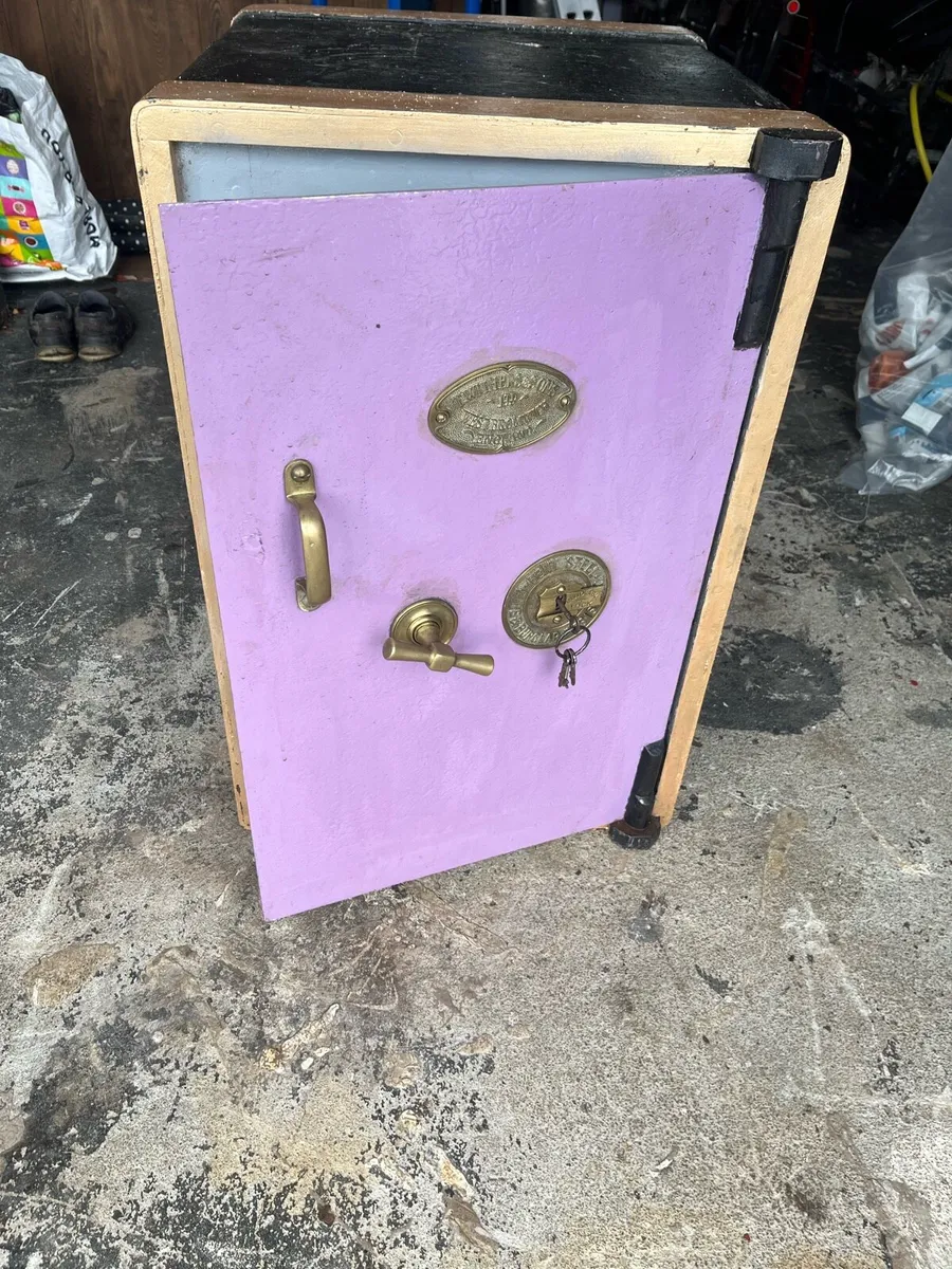 Antique safe - Image 2