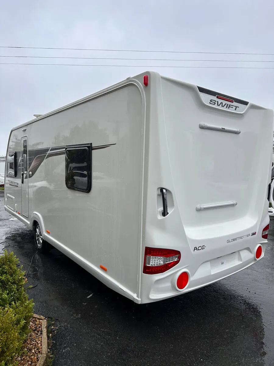 ✨2023 SWIFT ACE GLOBETROTTER 4 BERTH ISLAND BED✨ - Image 2