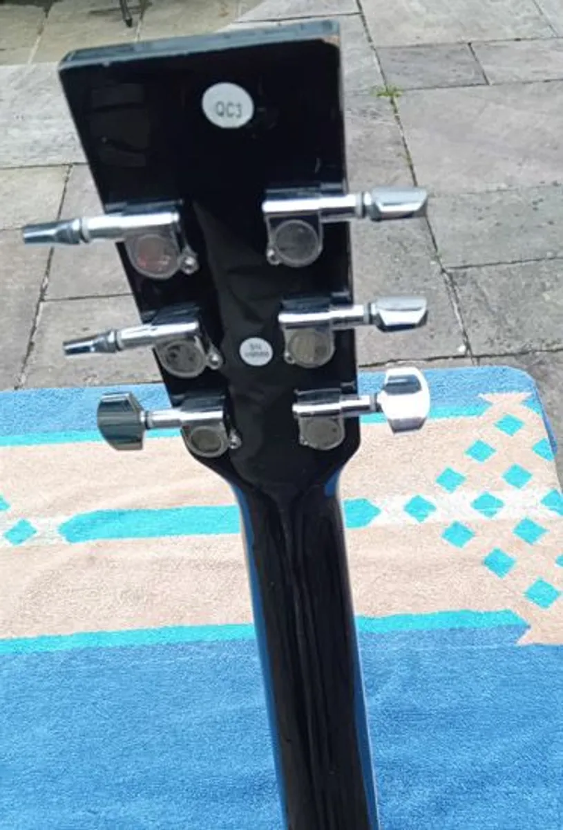 Acoustic Guitar - Image 4