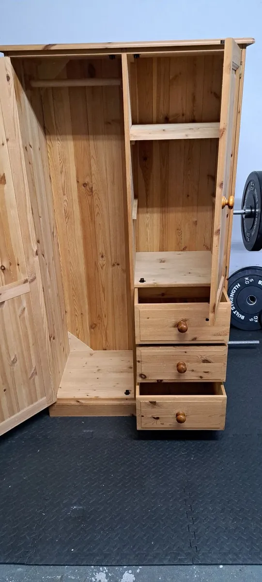 Wardrobe - Image 4