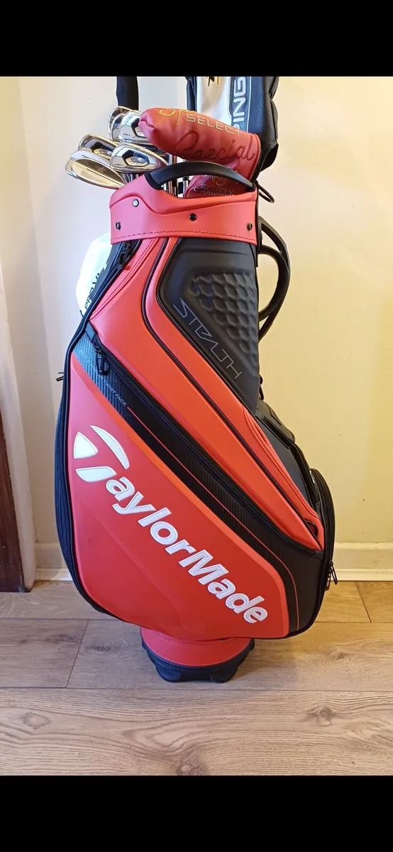 🔴⚫️ Two Taylormade bags for sale ⚪️🔵 - Image 2