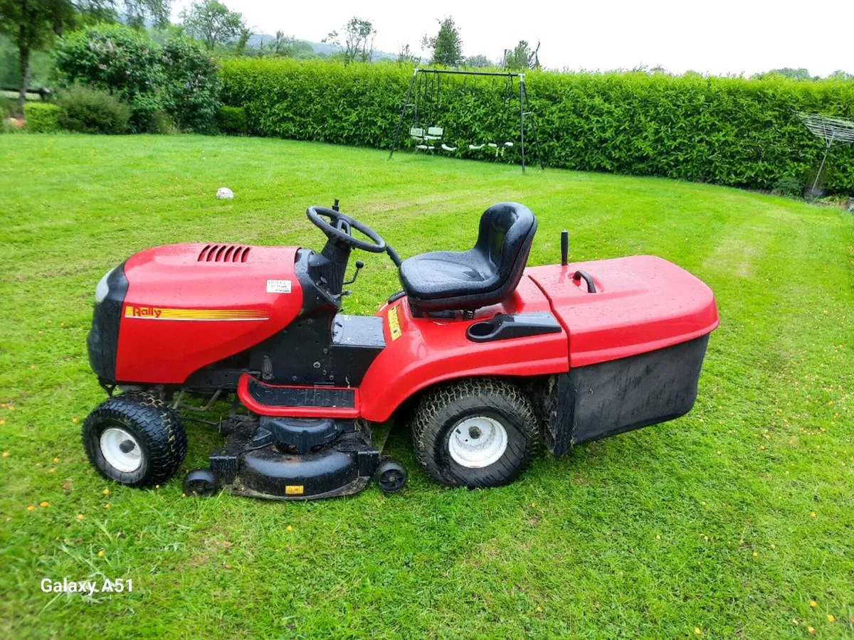 Rally ride on mower - Image 1