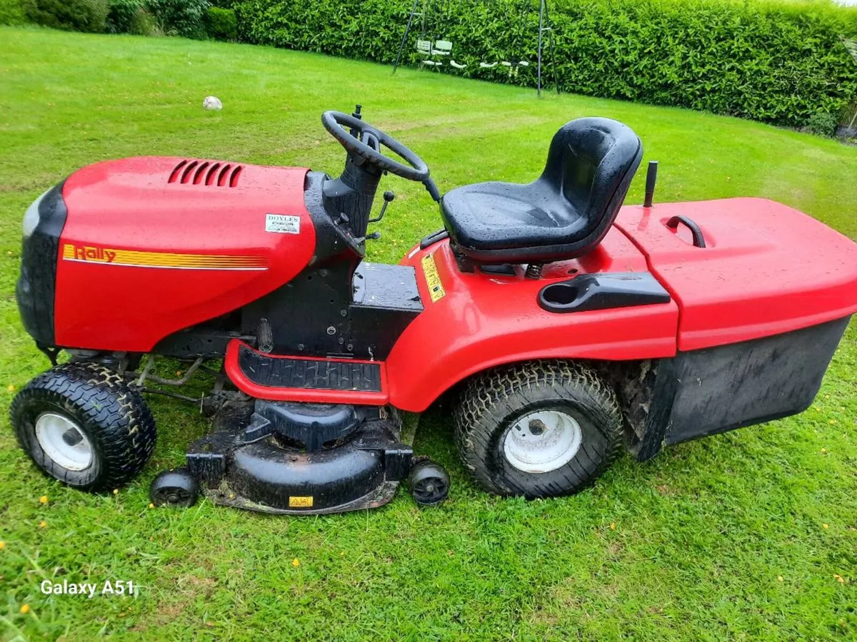 Rally ride on mower - Image 2
