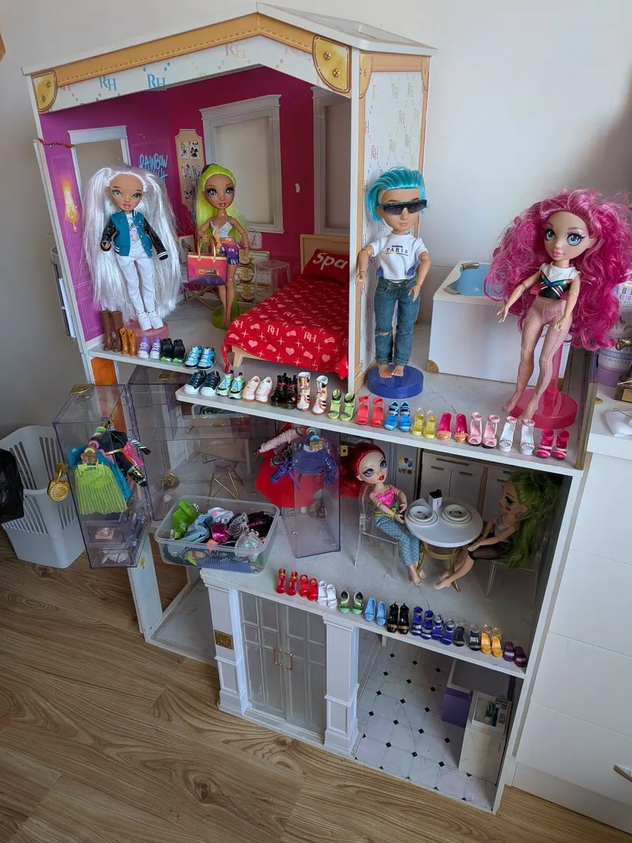 Rainbow high dolls house - Image 2