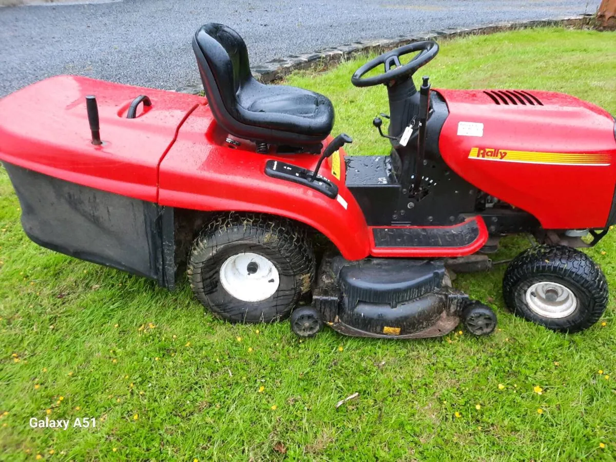 Rally ride on mower - Image 4