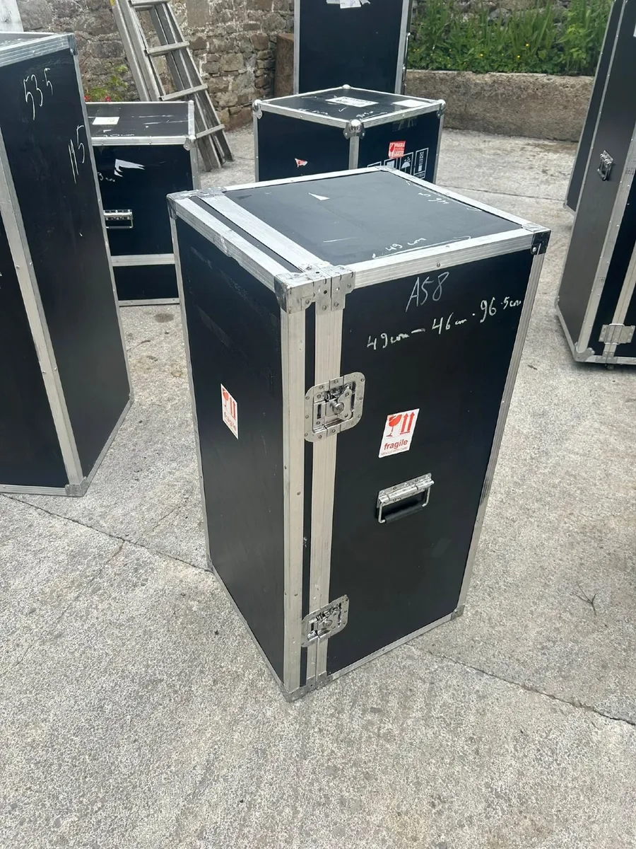 Large flight cases with wheels and handles - Image 2