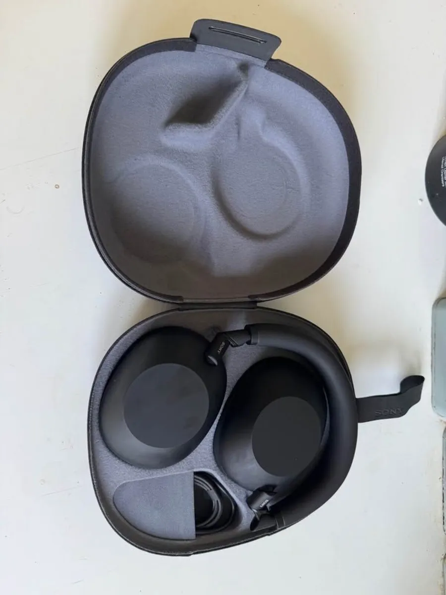 Sony WH1000 XM6 Headphones - Image 2