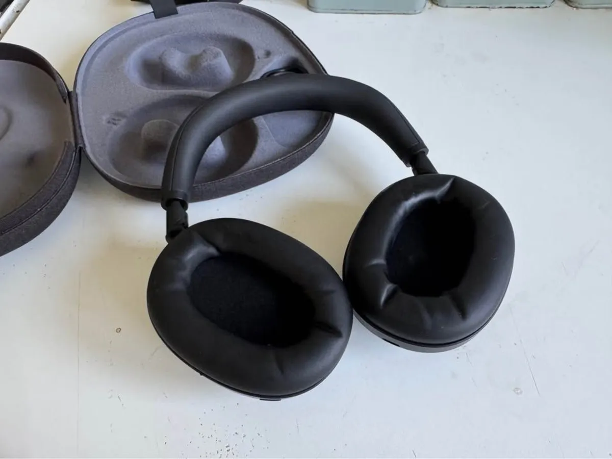 Sony WH1000 XM6 Headphones - Image 4
