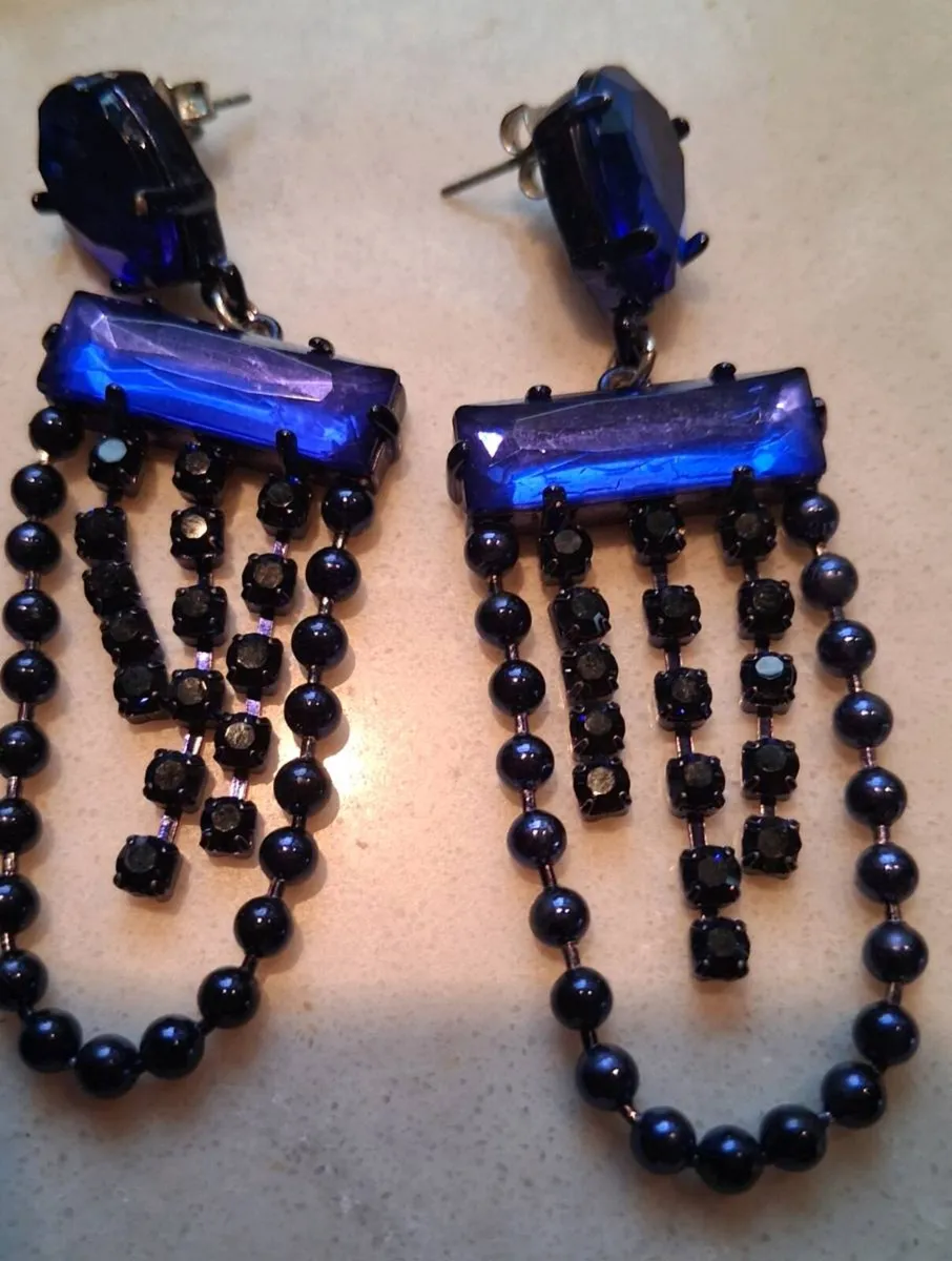 Necklace and earrings set - Image 3