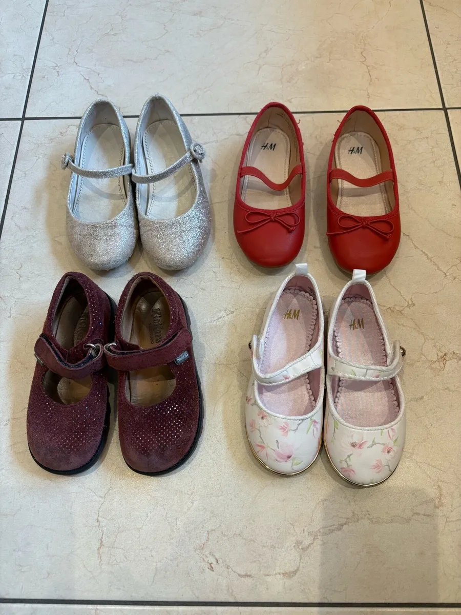 Girls shoes mixed sizes - Image 1
