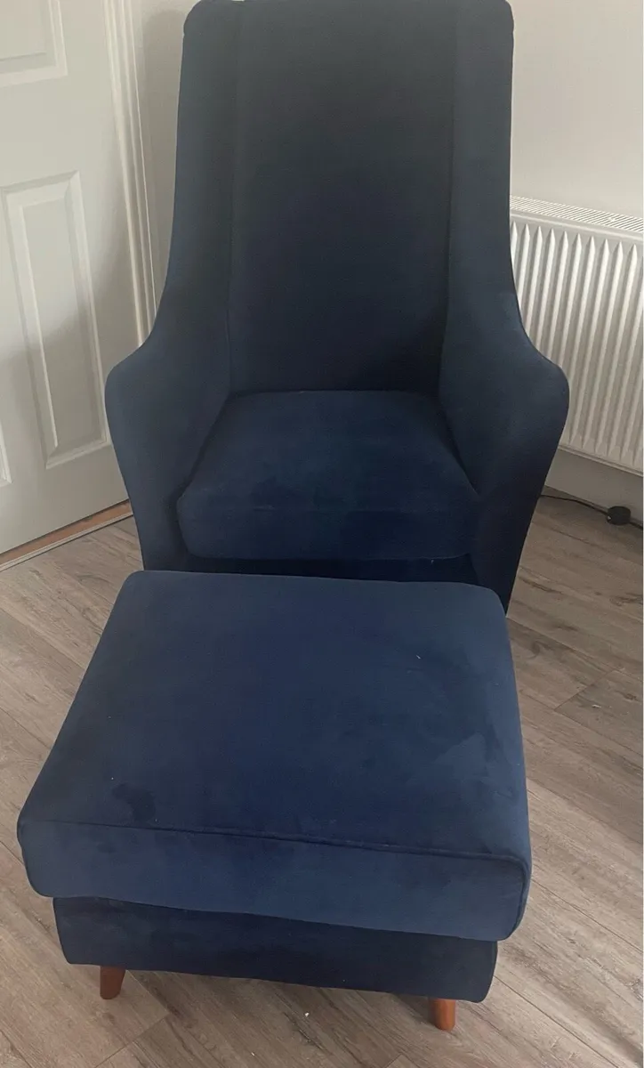 Navy velvet Wingback Armchair - Image 1