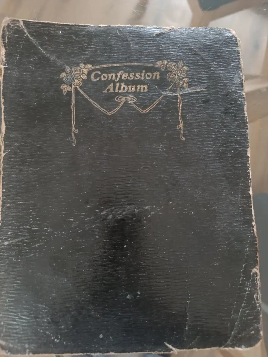 Antique confession album - Image 1