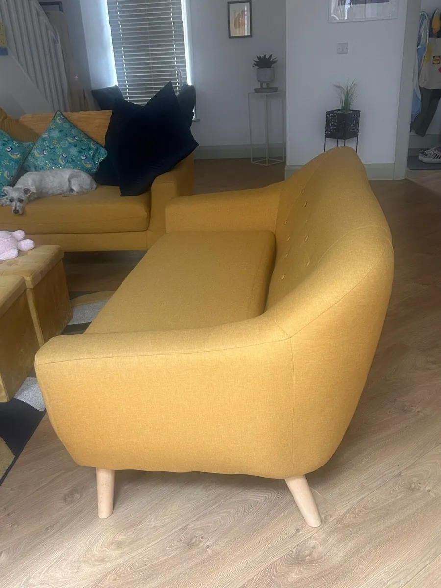 Couches - Image 2
