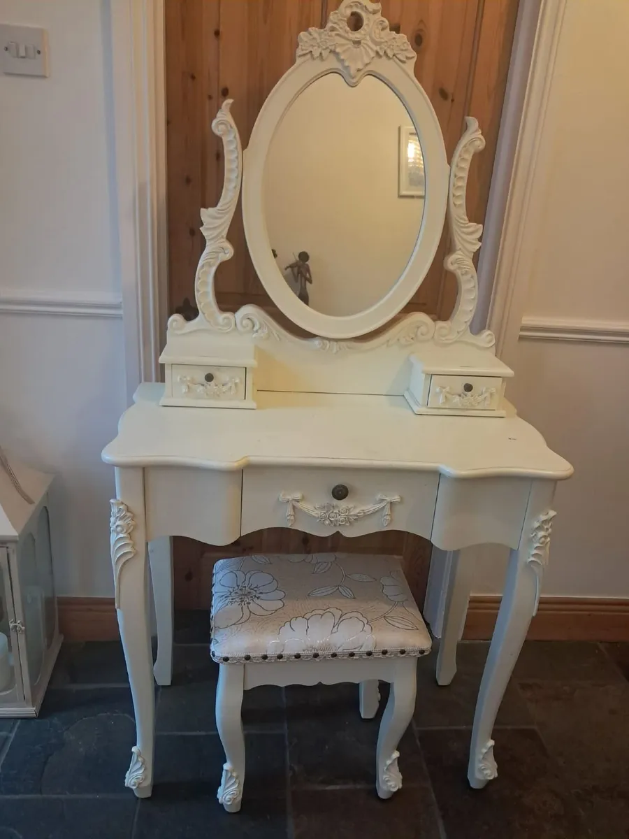 Dressing table with stool - Image 2