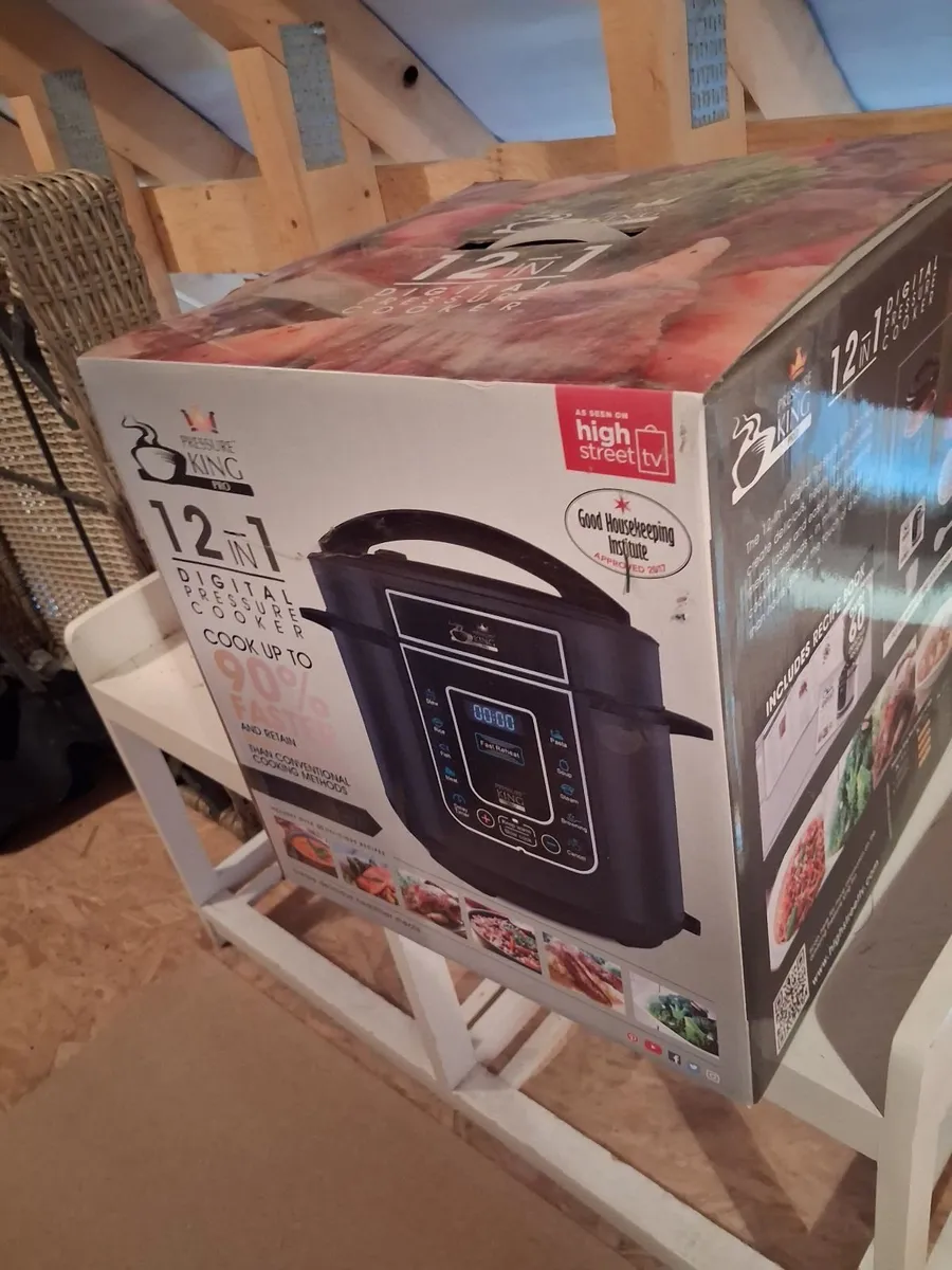 Unopened Presure cooker 12 in 1 digital cooker
