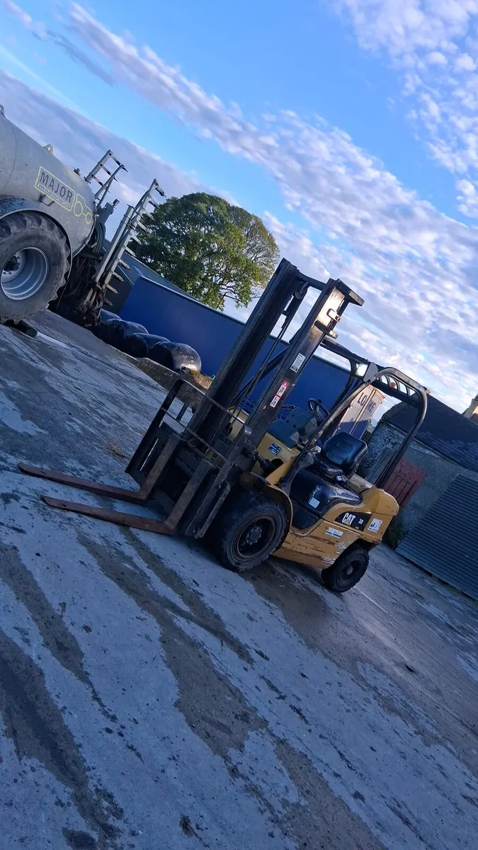 Caterpillar Diesel Forklift 3 Ton - Image 1