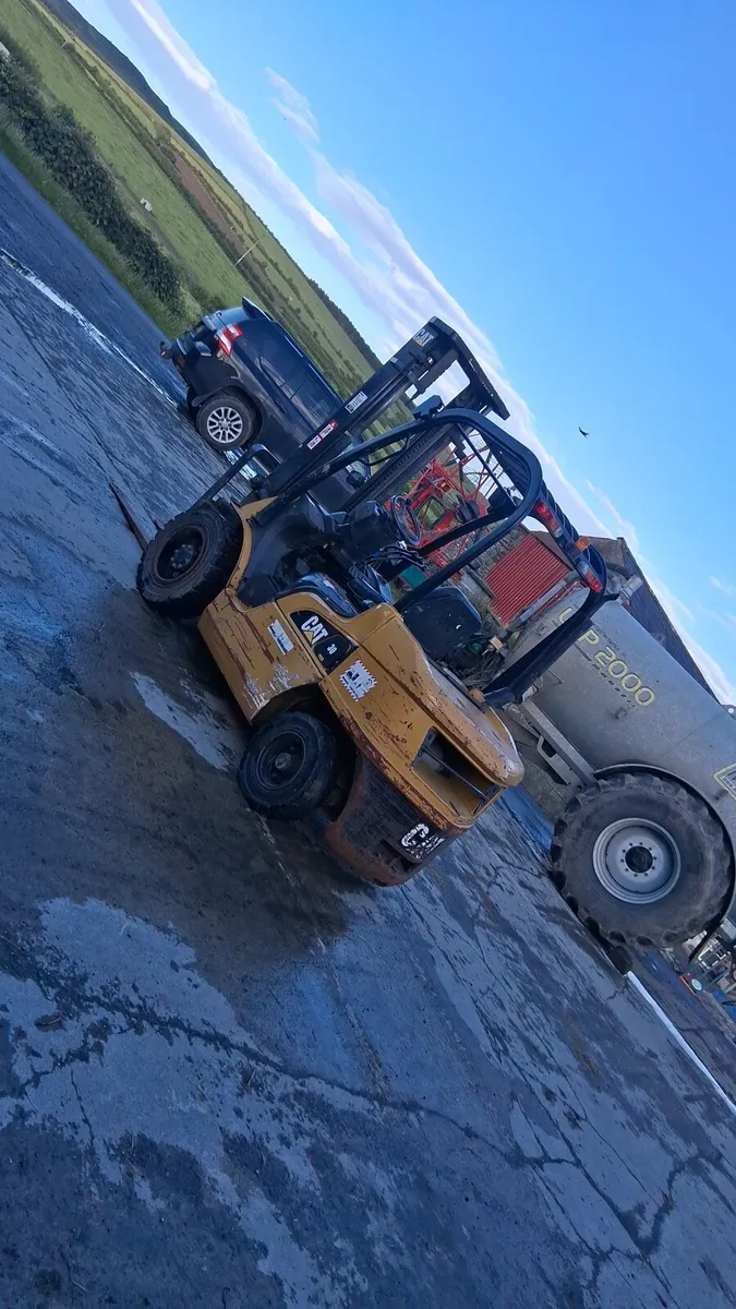 Caterpillar Diesel Forklift 3 Ton - Image 2