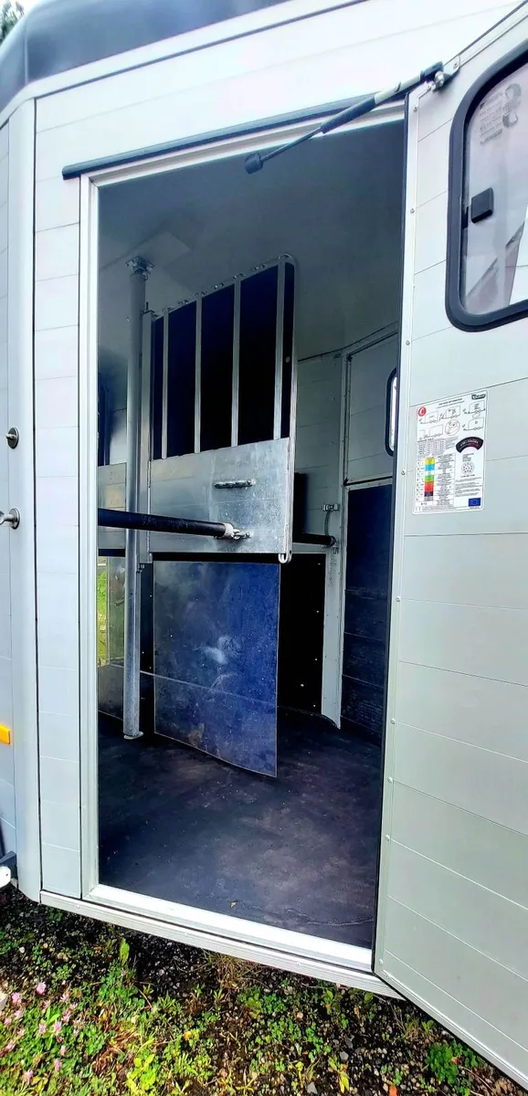 As new 2023 Cheval Liberte Touring 2 horse trailer - Image 3