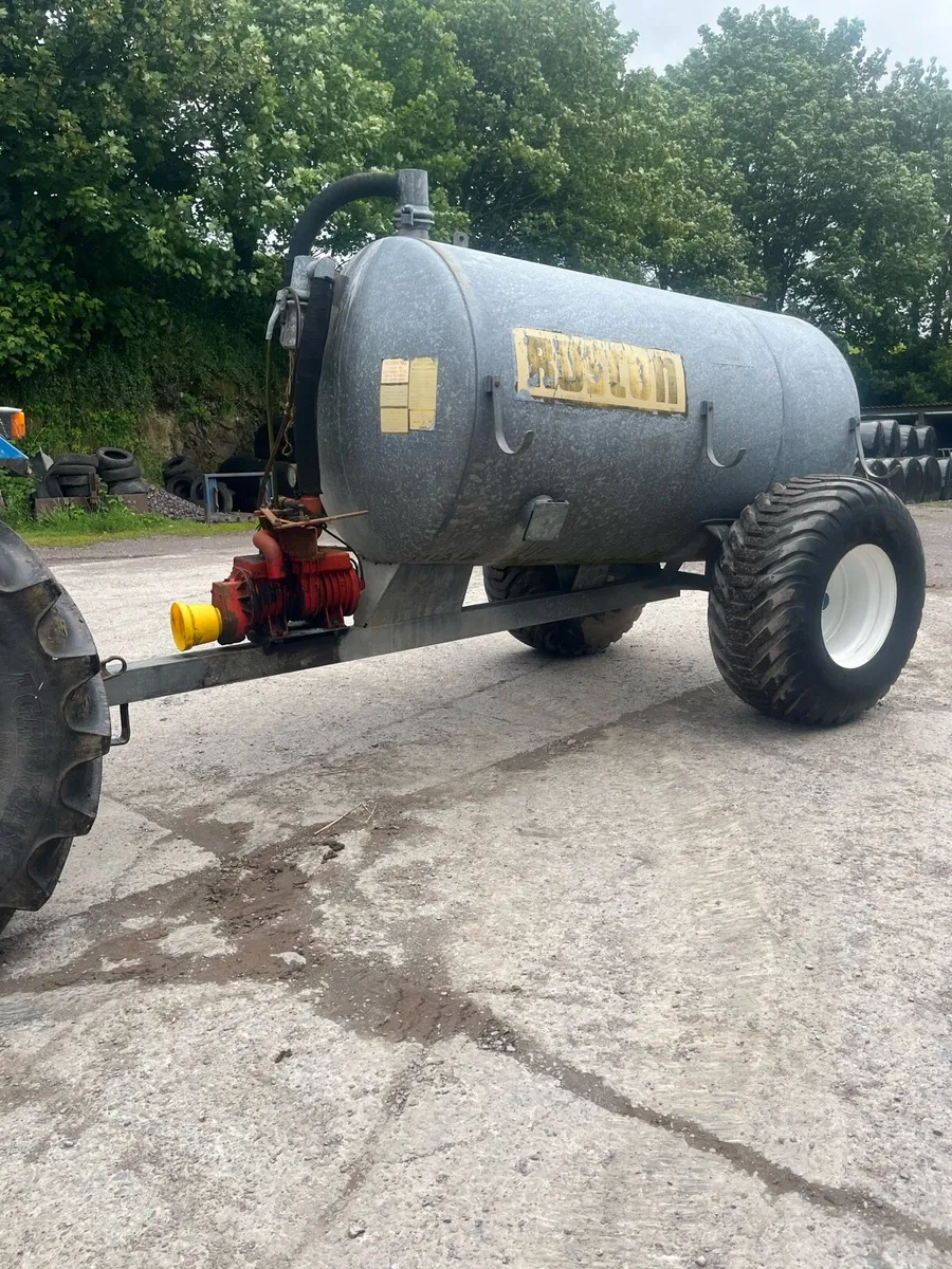 900 Gallon Ruscon Slurry tank - Image 1