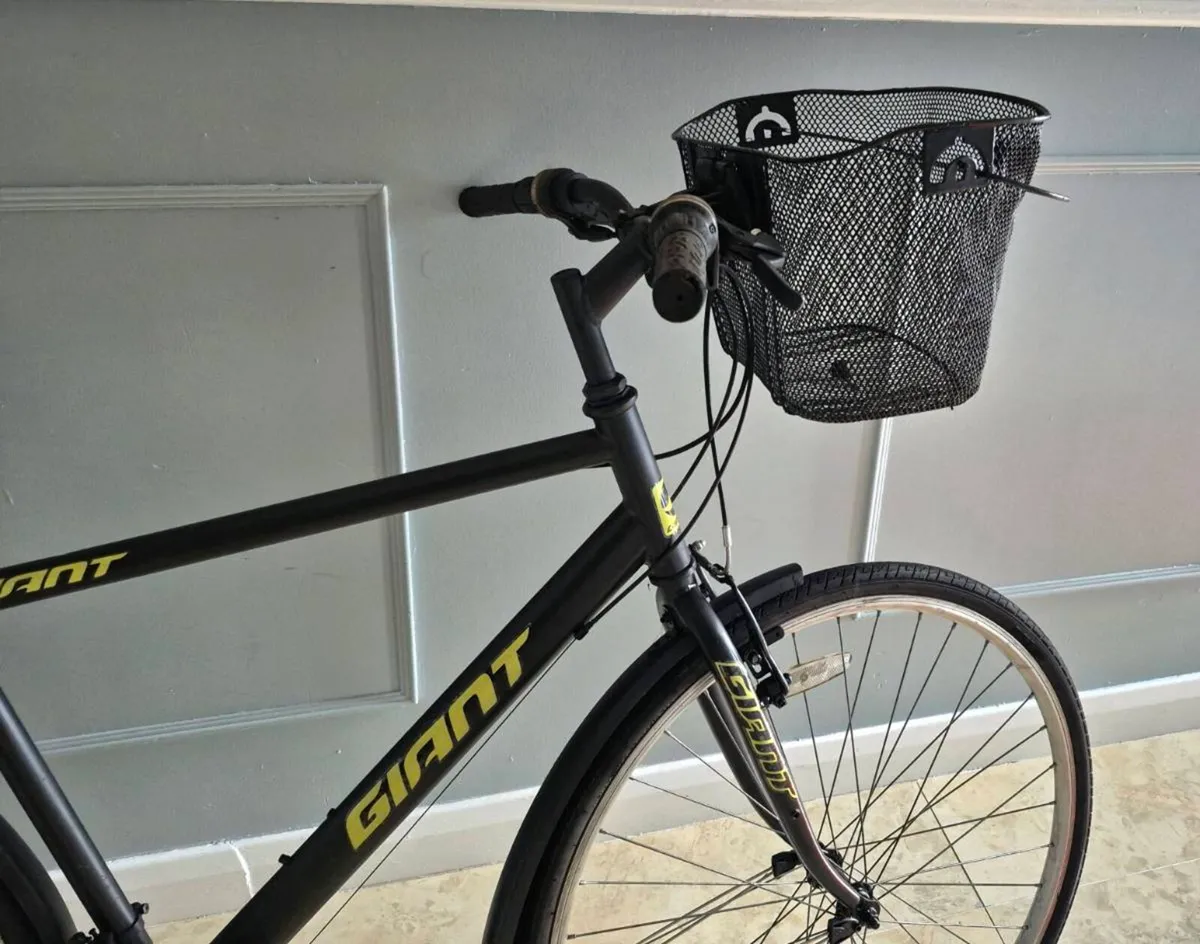 ADULTS GIANT ESCAPE 2 BIKE 21 INCH FRAME/ WHEELS 2 - Image 2