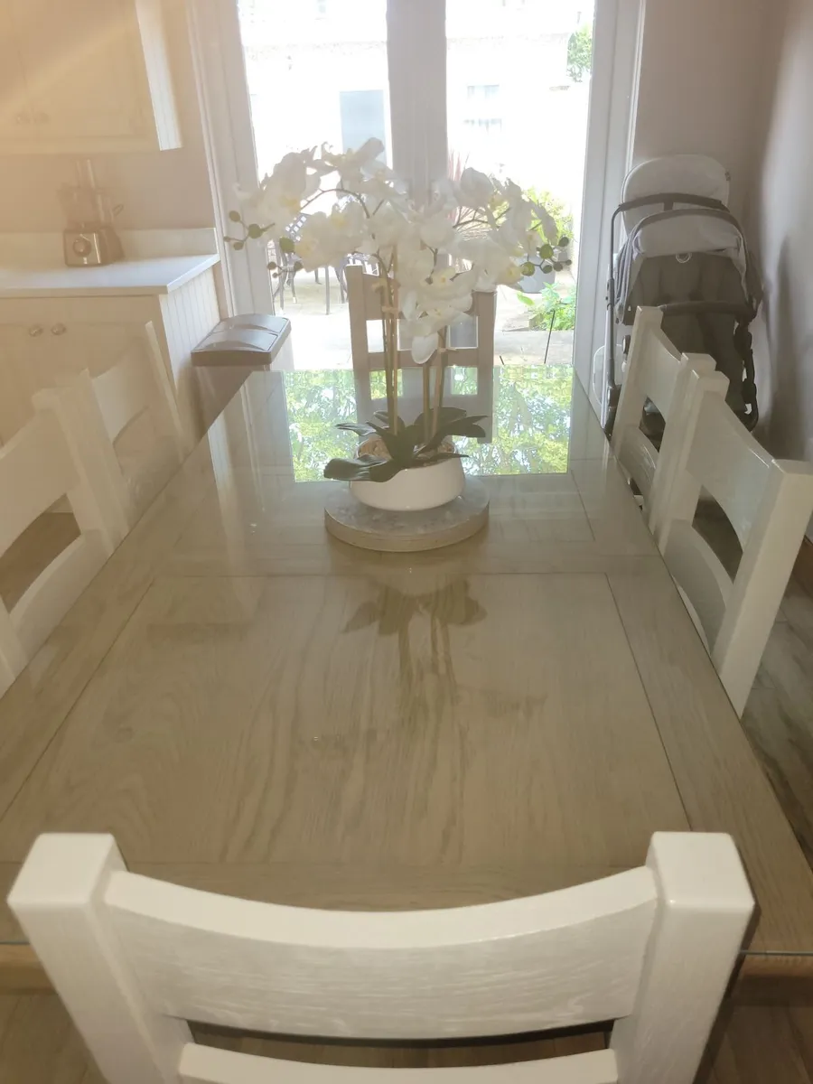 Solid  wood kitchen table and 6 chsirs