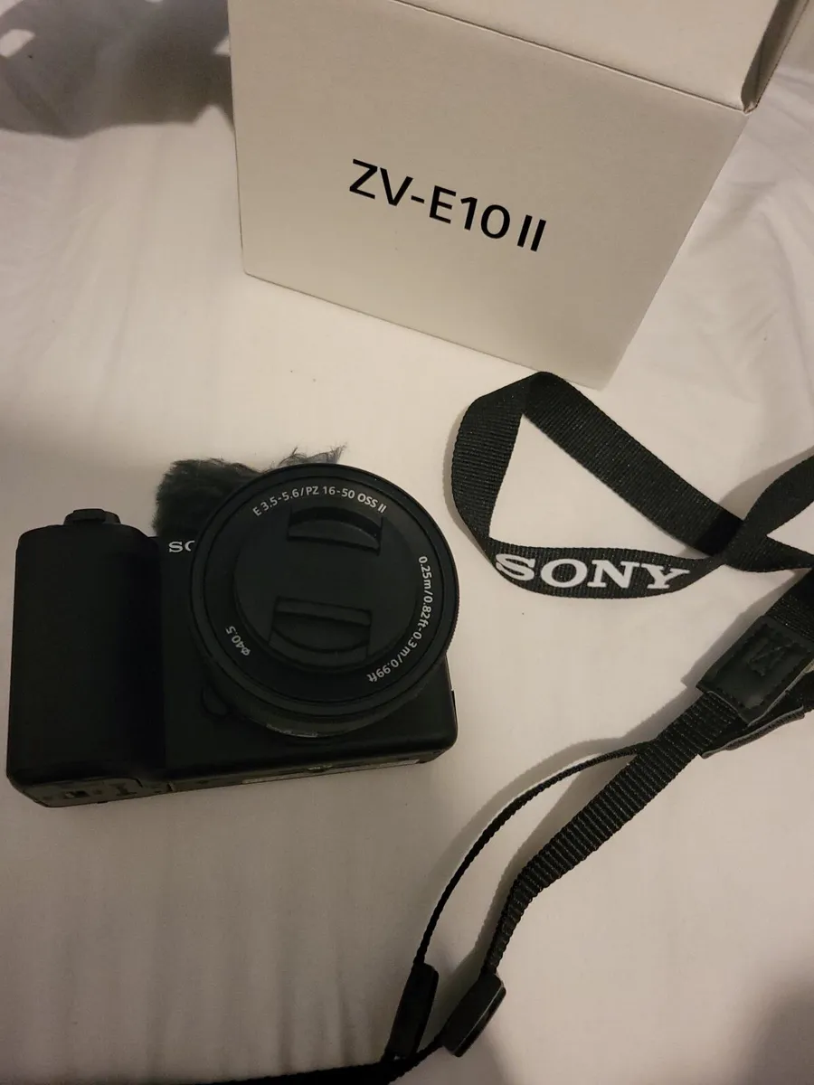 Sony ZV-E10 II Camera w 16-50 mm f/3.5-5.6 lens - Image 4